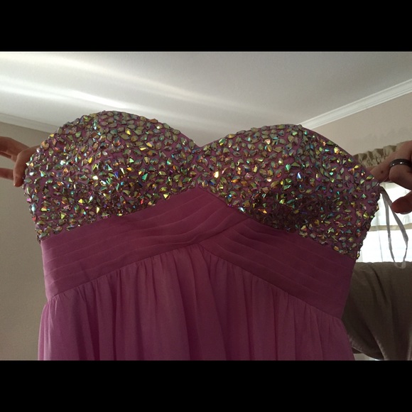 Formal dress - Picture 3 of 3