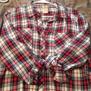 Button down,quarter length sleeve plaid shirt