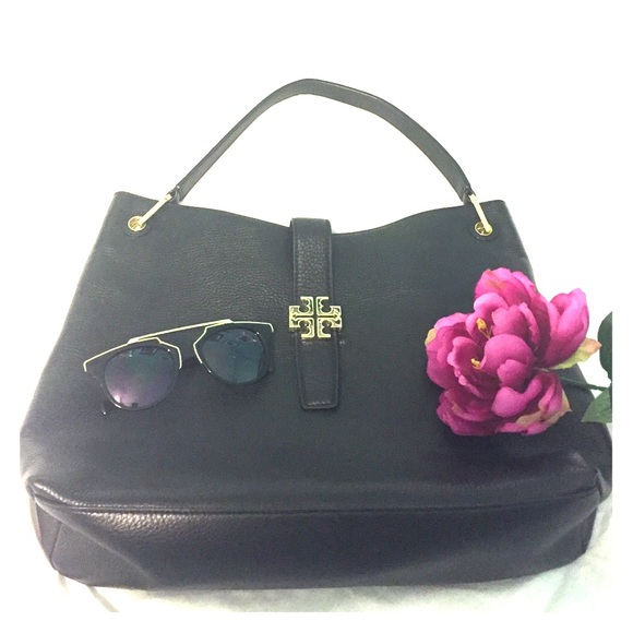 ✨NEED TO SELL✨ Tory Burch Plaque Hobo