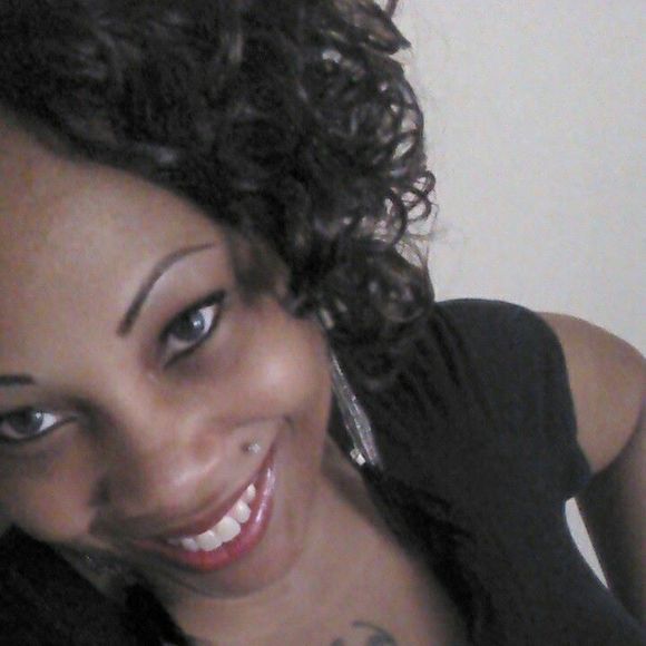 Meet your Posher, Lynette - Picture 1 of 1