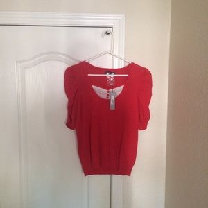 Red short sleeve shirt w/ rouched shoulders