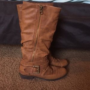 Tall riding boots