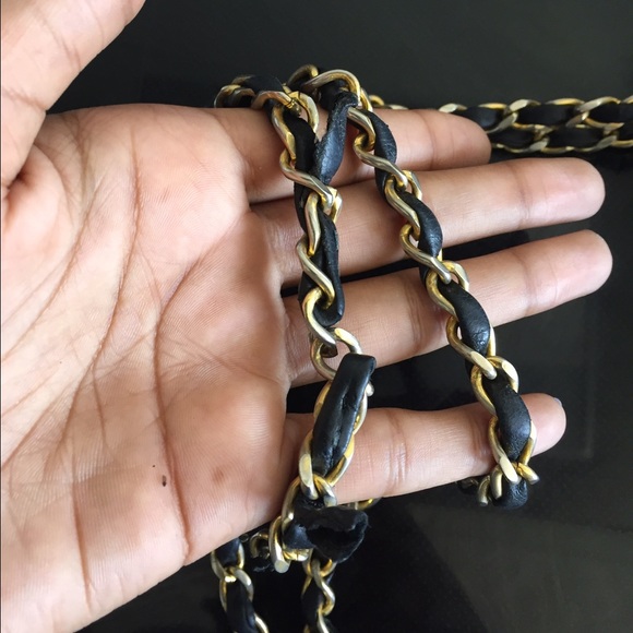 Original 80's Vintage Chanel Black Lambskin Flap - Picture 2 of 4