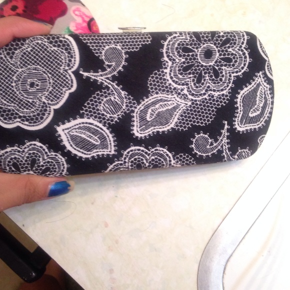 Wallets - Picture 3 of 4