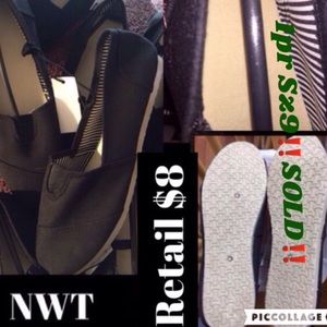 5⭐️BNWT COMFY SLIP ON FLATS *