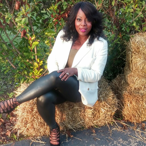 Blazer - Picture 2 of 2