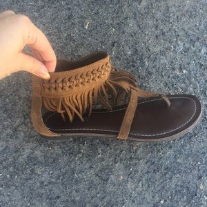 Minnetonka fringe suede sandal
