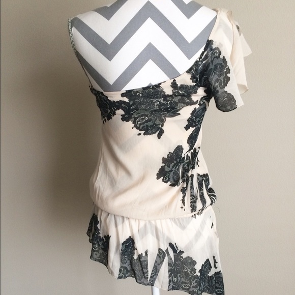 NWOT Guess Tunic - Picture 3 of 3