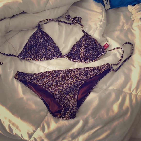 Itsy-bitsy bikini 👙