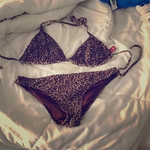 Itsy-bitsy bikini 👙