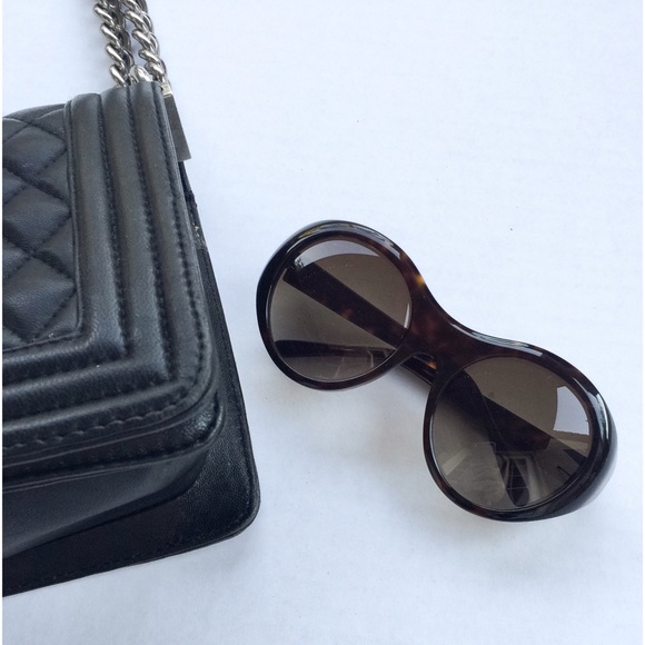 Vera Wang Accessories - Vera Wang sunglasses.