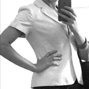 Short-sleeved white blazer 💄👜🕶