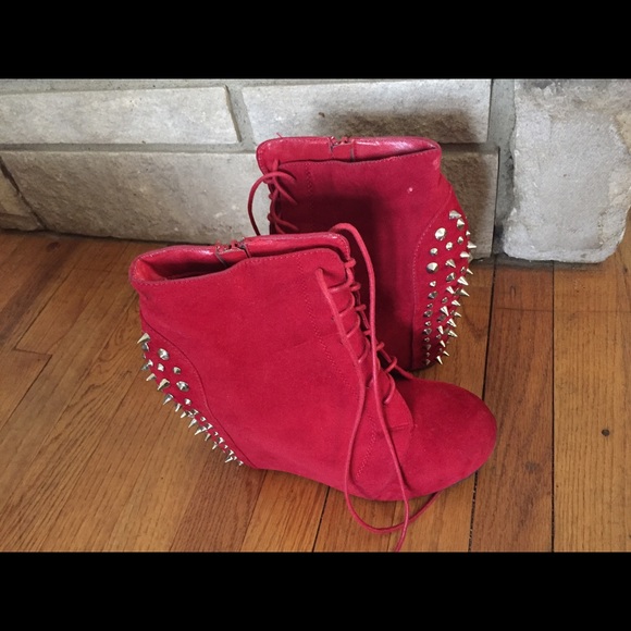 Cute spiked wedges - Picture 1 of 1