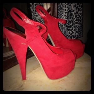 Red Pumps
