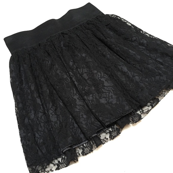 Forever 21 lace black skirt