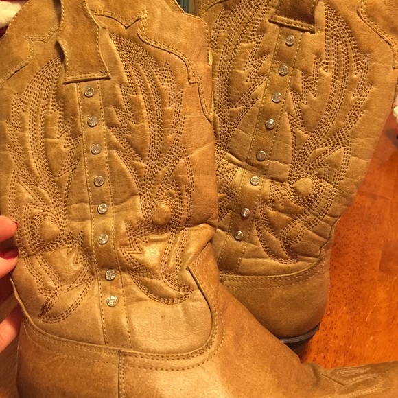 Coconuts from Buckle - Picture 4 of 4