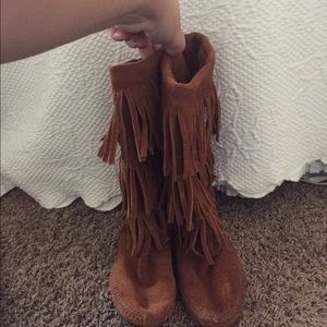 Minnetonka frayed boots