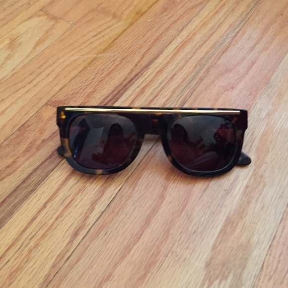 Modern Sunglasses with Gold Detail