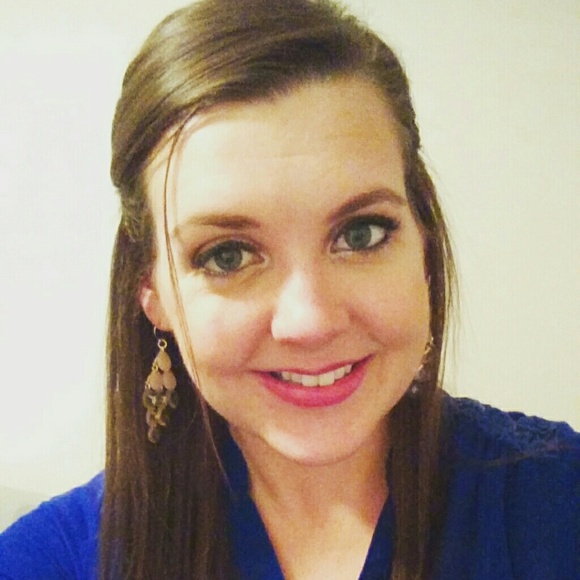 Meet your Posher, Alyson