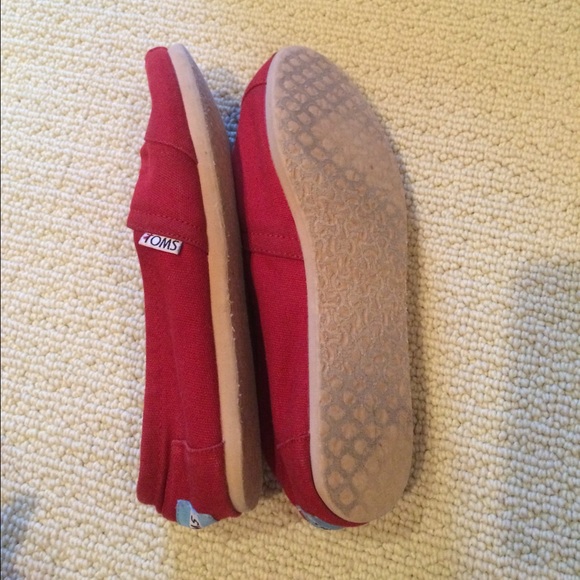 Bottoms of toms