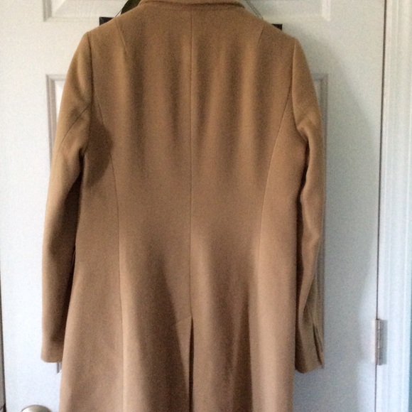 Beautiful, classic camel coat! - Picture 3 of 4