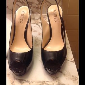 Sling back guess pumps