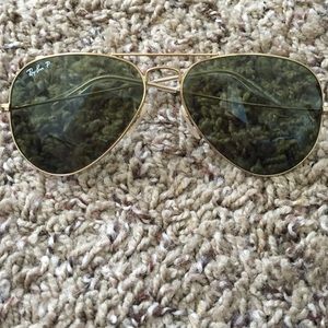 Ray-Ban Aviators Gold-Tone  Green Polarized Lenses