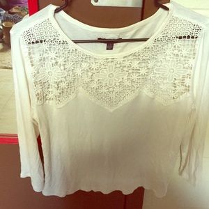 Long sleeve American eagle top with lace detail