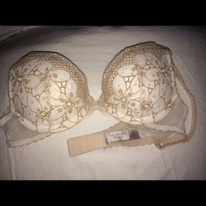 Victoria's secret bra