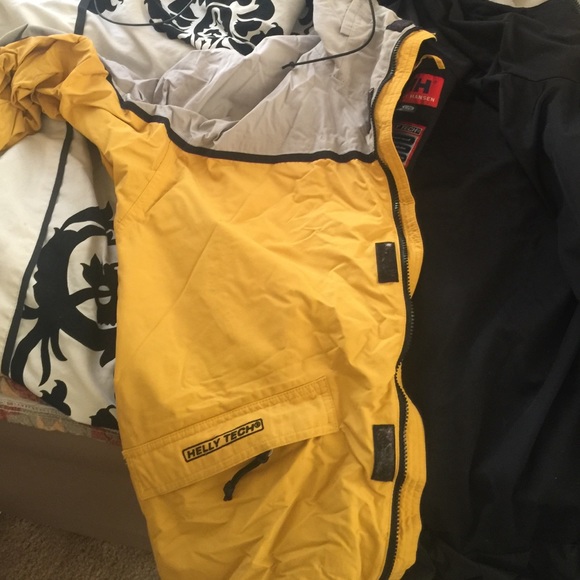 Helly hensen gold an grey mad clean nice jacket - Picture 2 of 4