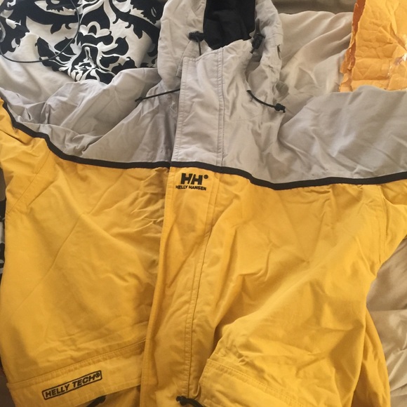 Helly hensen gold an grey mad clean nice jacket - Picture 3 of 4