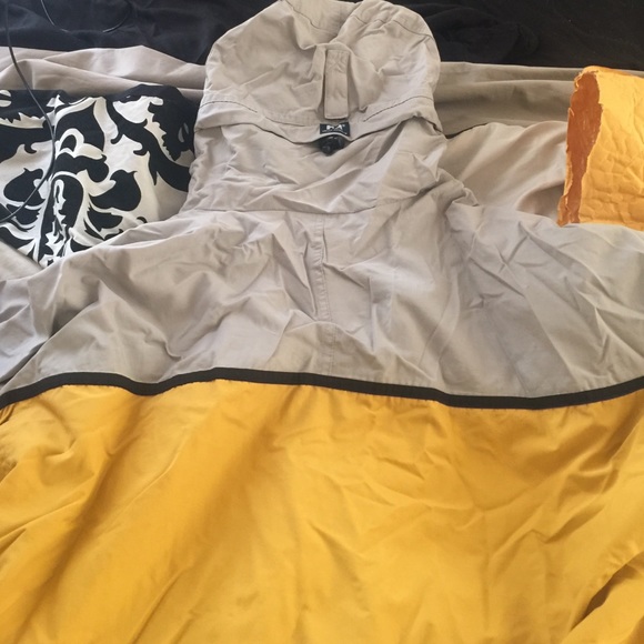 Helly hensen gold an grey mad clean nice jacket - Picture 4 of 4