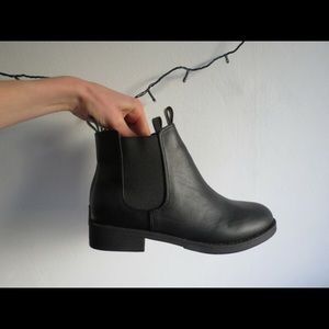 Chelsea Boots