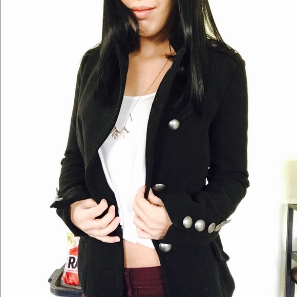 Great looking coat that will keep you warm