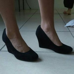 3 inch black wedges.