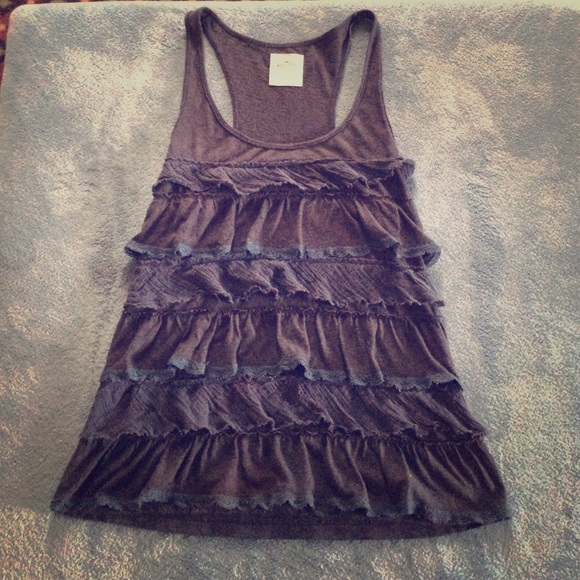 Hollister Tank Size Large