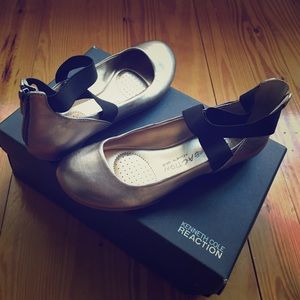 Kenneth Cole reaction crisscross ballet flat Sz 6