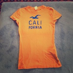 Hollister Graphic Tee size small