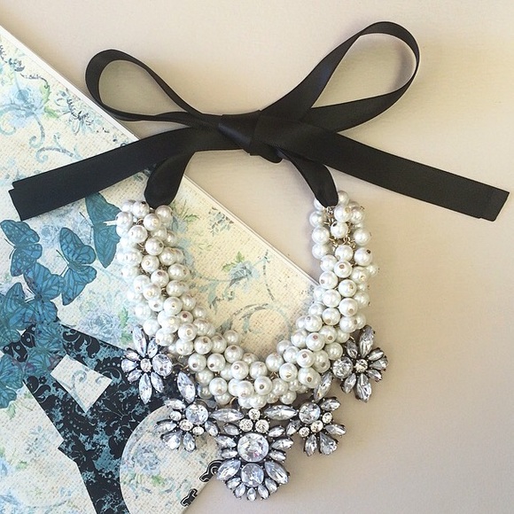 Hwl boutique  Jewelry - Stunning necklace
