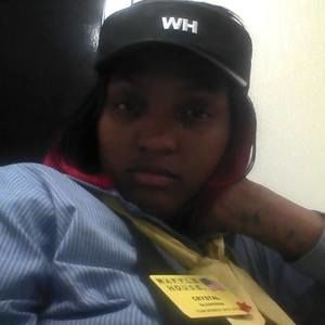 Meet your Posher, Crystal