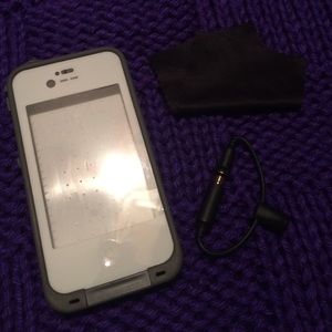 iPhone 4 case with accessories