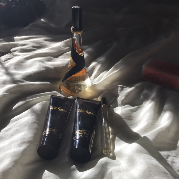 Reb'l fleur by Rihanna