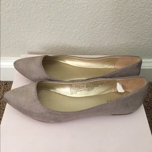 Pointed toe flats