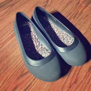 Crocs black flats