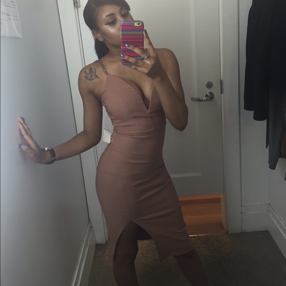 Dresses & Skirts - Nude pink dress