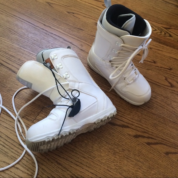 DC Shoes - DC snowboard boots, size 8