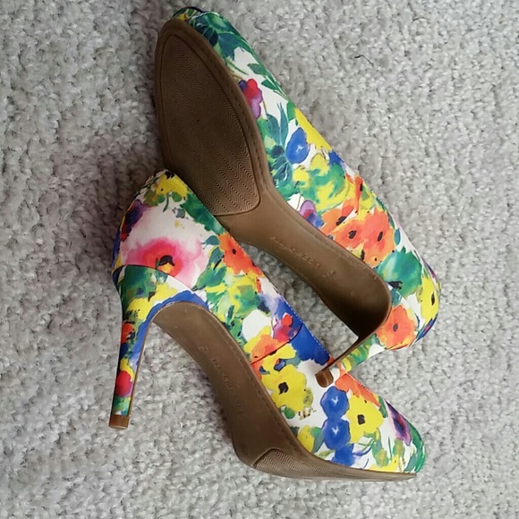 Floral Peep Toe Pumps - Picture 3 of 4