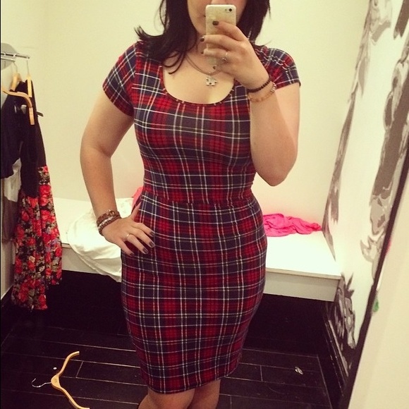 Forever 21 Dresses & Skirts - Plaid body-con forever 21 dress