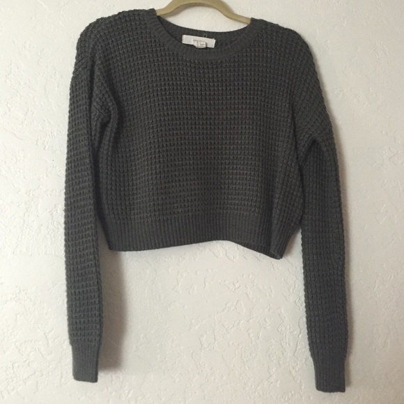 Forever 21 Sweaters - Cropped knit gray sweater