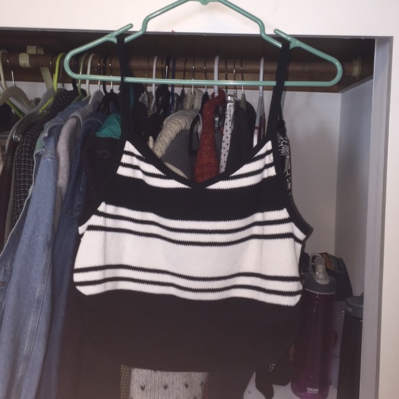 Black & white crop top